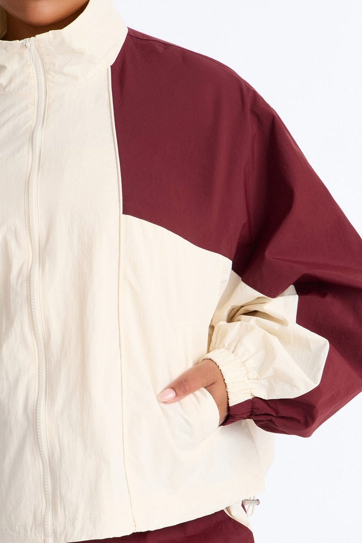 Extra Mile Color Block Windbreaker Jacket - Burgundy