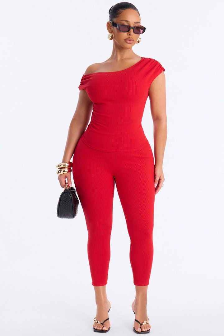 Ariella Off Shoulder Snatched Capri Set - Red
