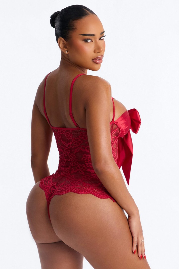 Sweet And Subtle Lace Open Cup Crotchless Teddy - Red