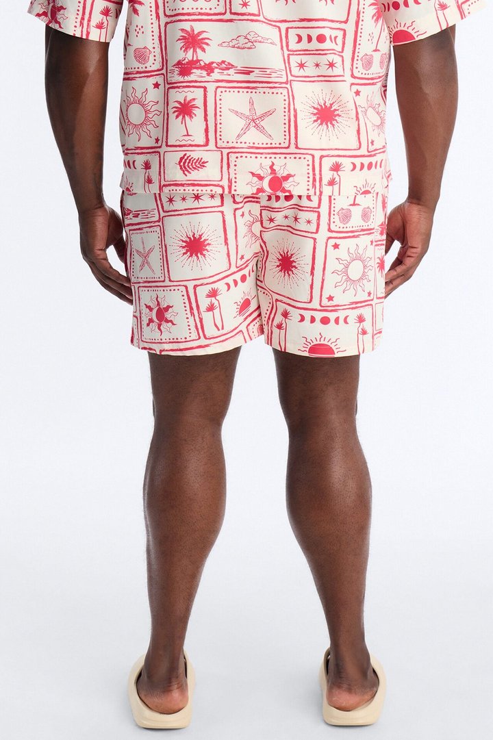 Vacation Motif Swim Trunk 4″ - Red