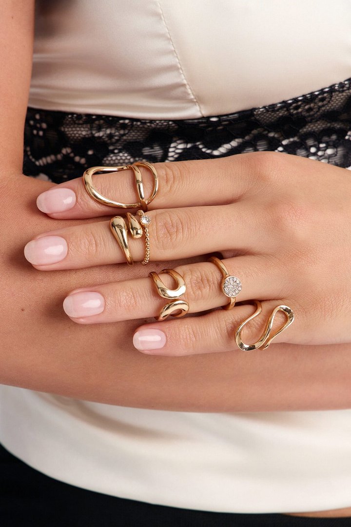 Artisan Muse 6 Piece Ring Set - Gold