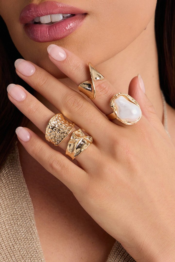 Edge Of Desire 4 Piece Ring Set - Gold