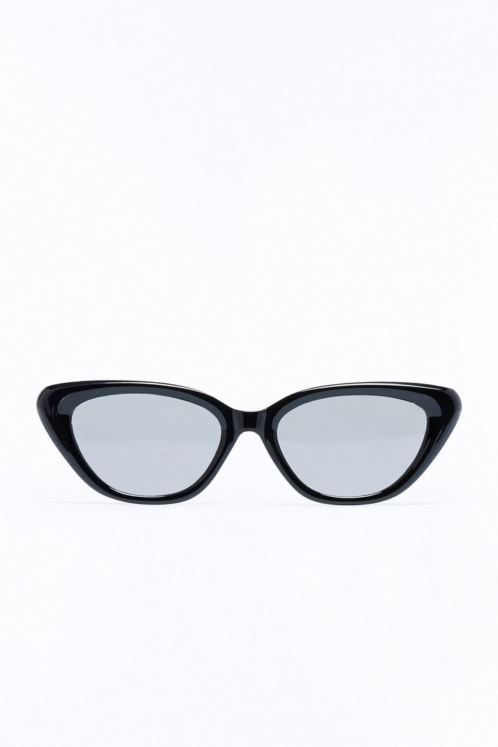 Up Town Gal Sunglasses - Black
