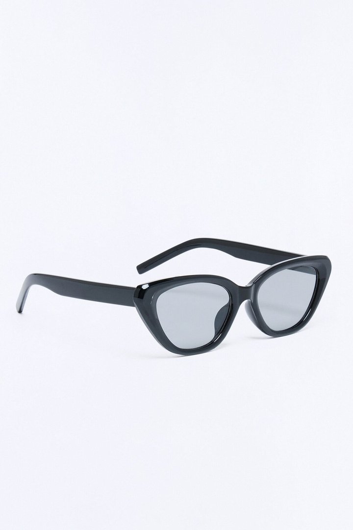 Up Town Gal Sunglasses - Black