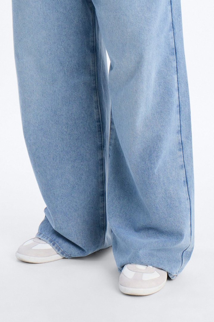 Clean Baggy 5 Pocket Jean - Light Blue Wash