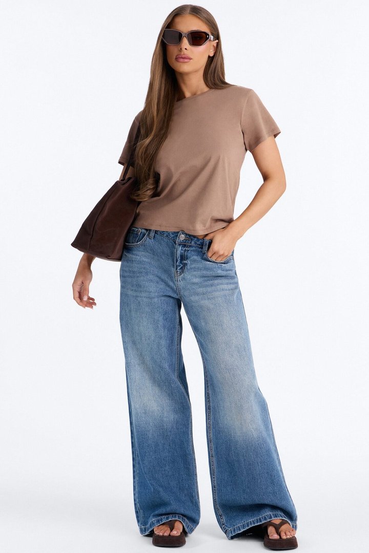 Simple And Modern Cropped Tee - Taupe