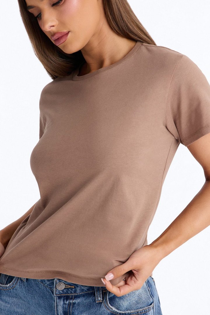 Simple And Modern Cropped Tee - Taupe