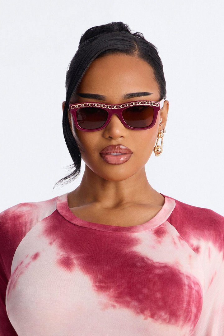 Extra Chic Sunglasses - Burgundy