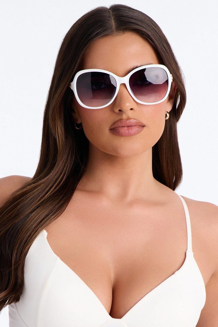 She's Bugging Out Sunglasses - White/combo