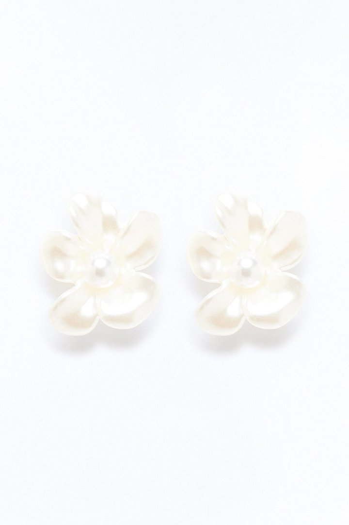 Petal Love Stud Earrings - White