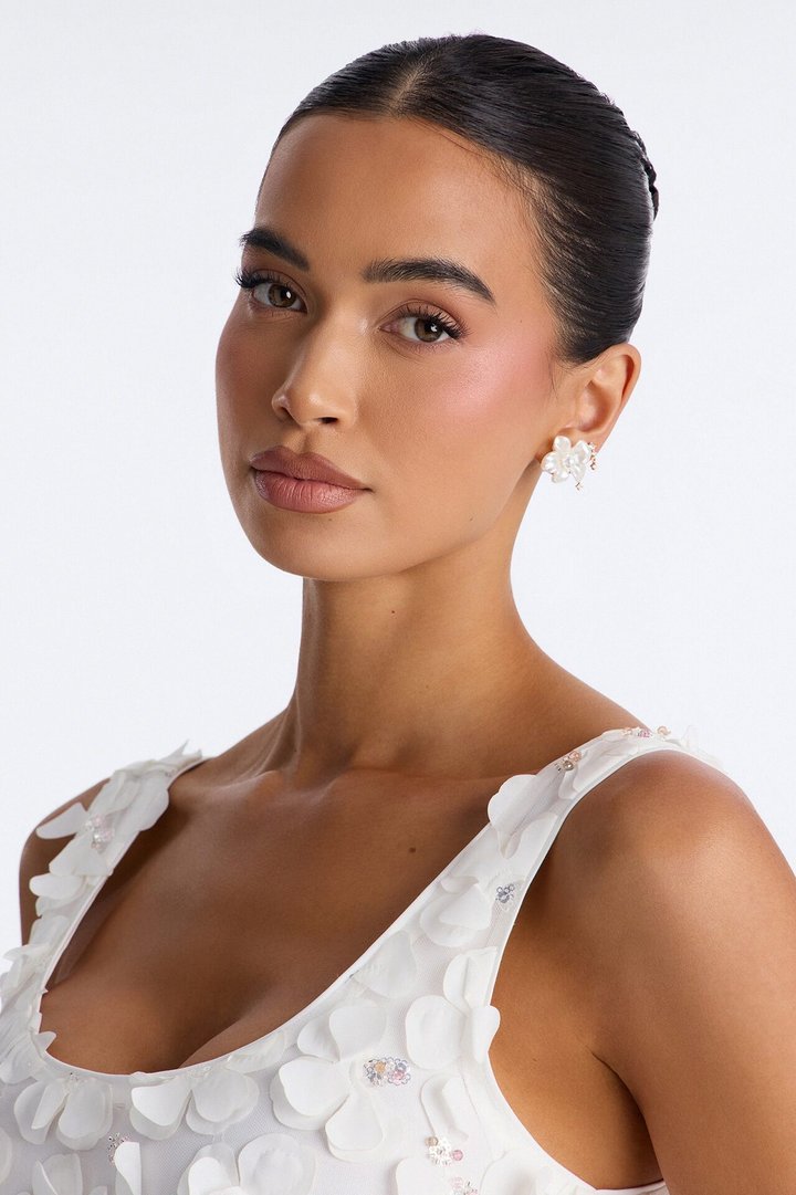 Petal Love Stud Earrings - White