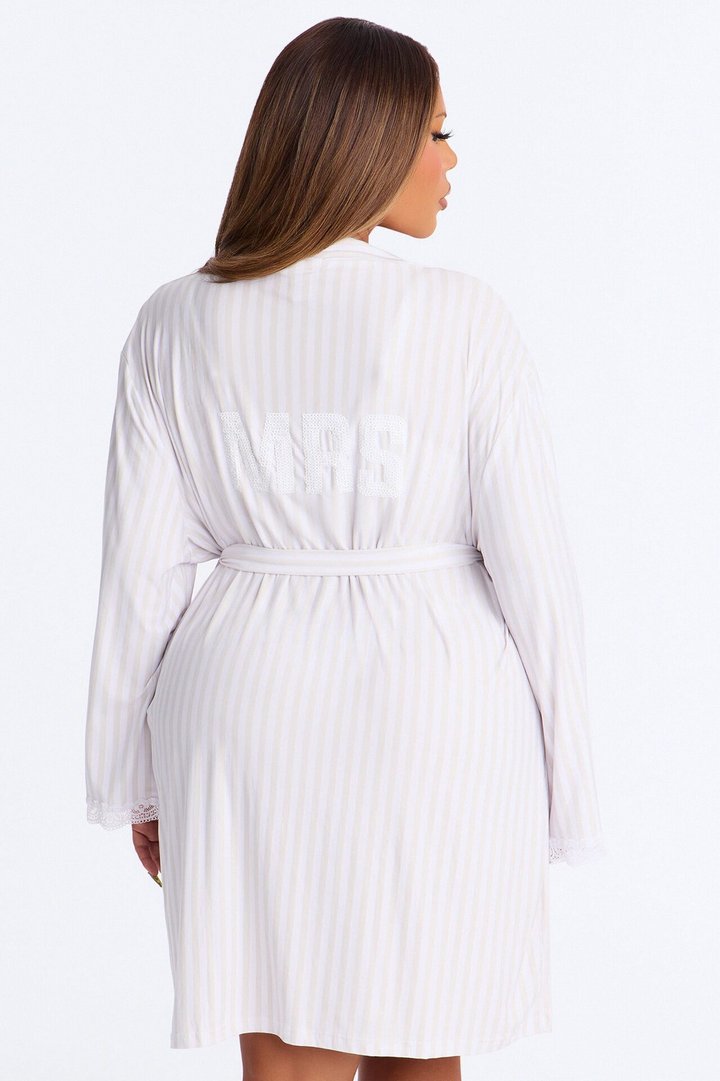 Mrs. Robe - White