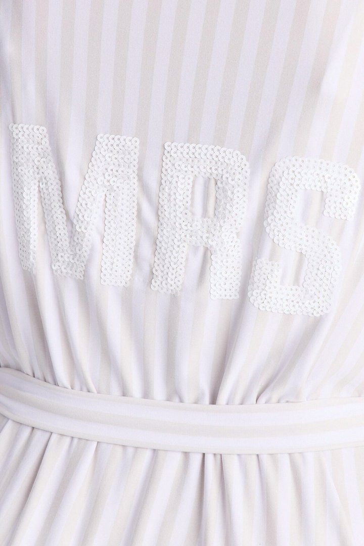 Mrs. Robe - White