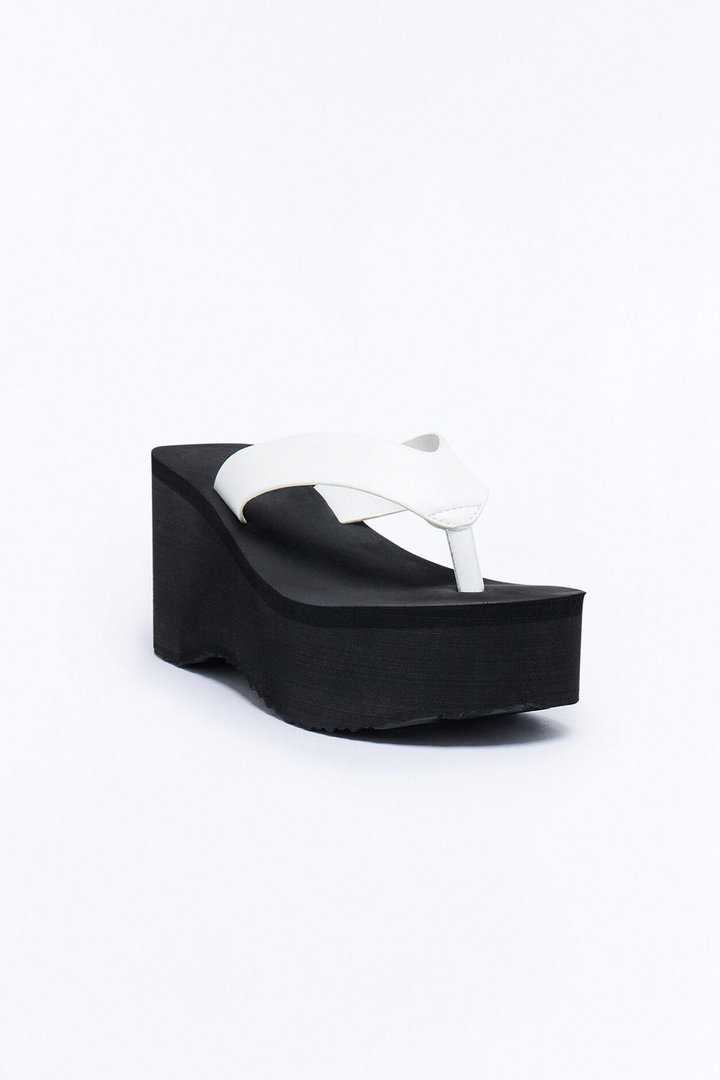 Poolside Thong Wedges - White