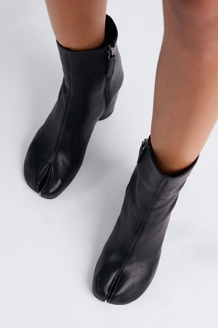 Steve Madden Caro Leather Tabi Booties - Black