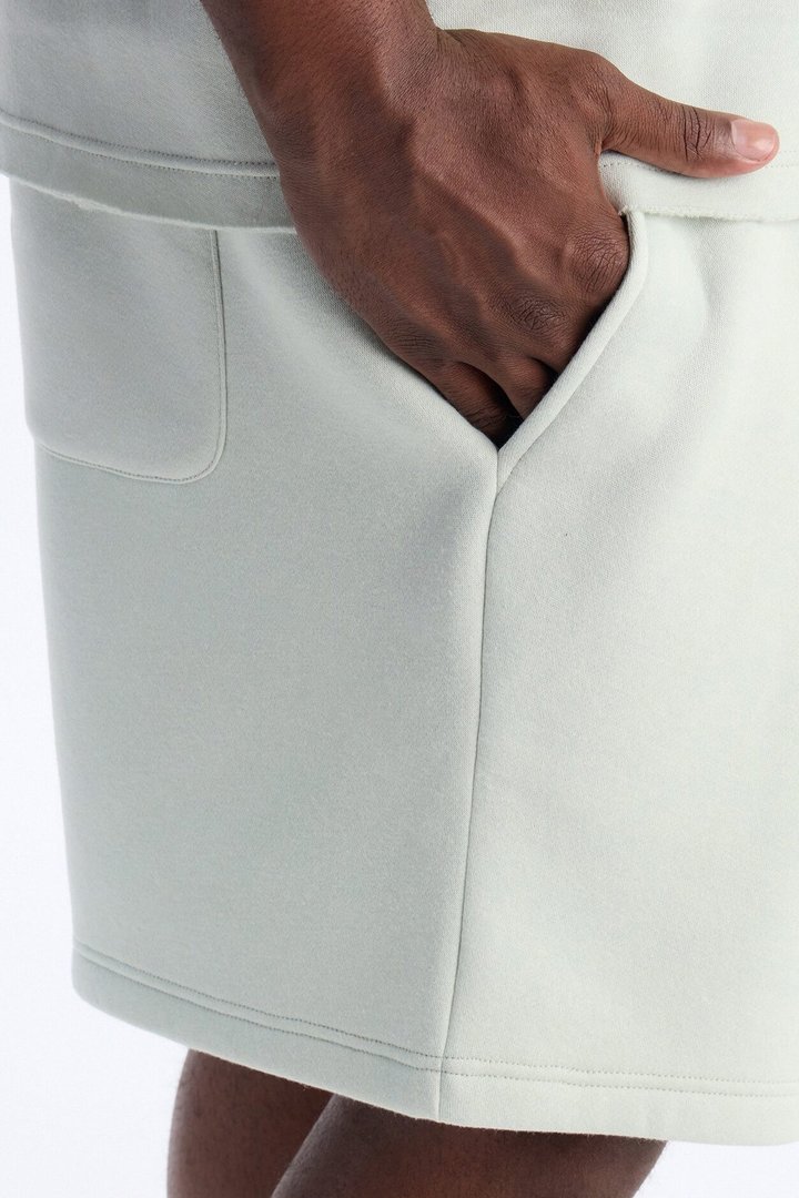 Tyson Sweatshort - Sage