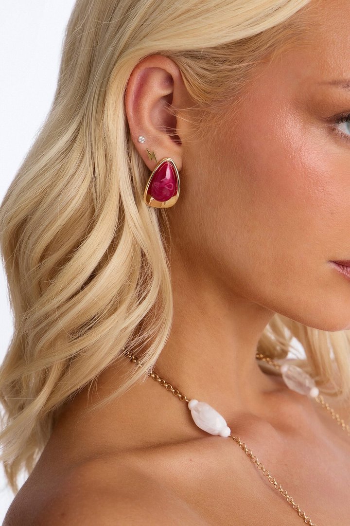 Boho Coast Getaway Earrings - Gold/Red