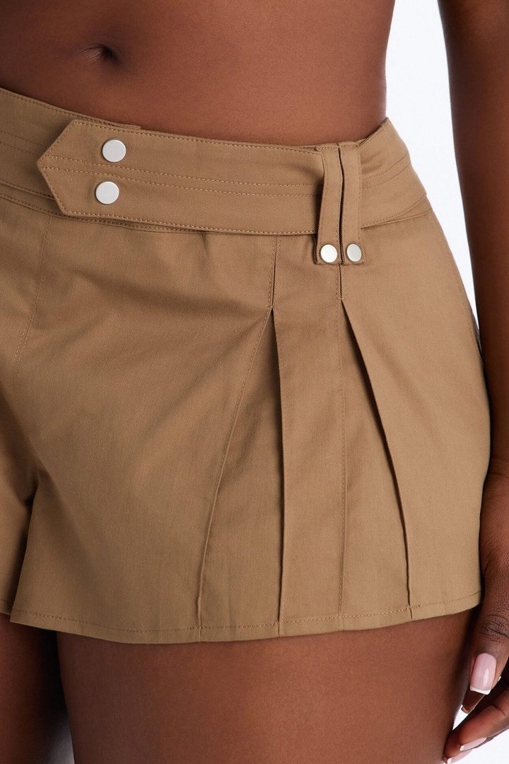 Carlie Low Rise Belted Twill Bubble Hem Short - Khaki