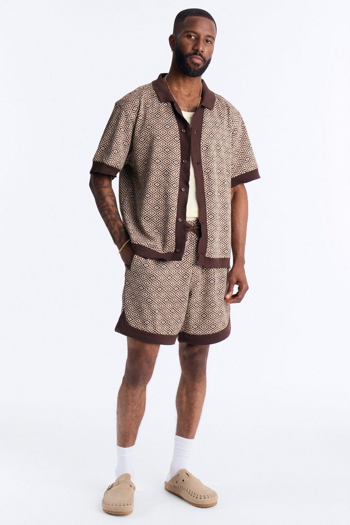Relaxed Geometric Jewel Jacquard Short - Brown
