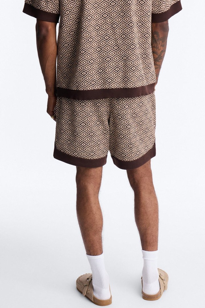 Relaxed Geometric Jewel Jacquard Short - Brown