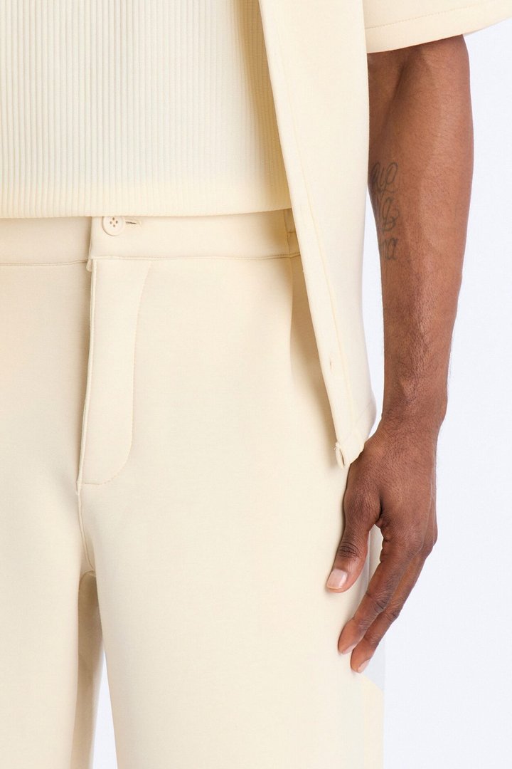 Baggy Arclight Interlock Short - Cream