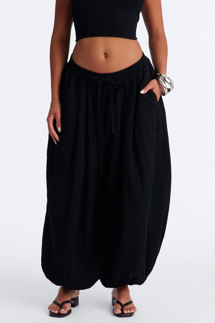 Piper Low Rise Cotton Gauze Balloon Jogger Pant 28″ - Black