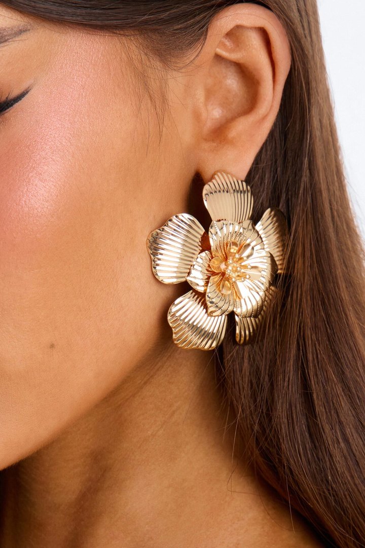 Sunlit Petals Earrings - Gold