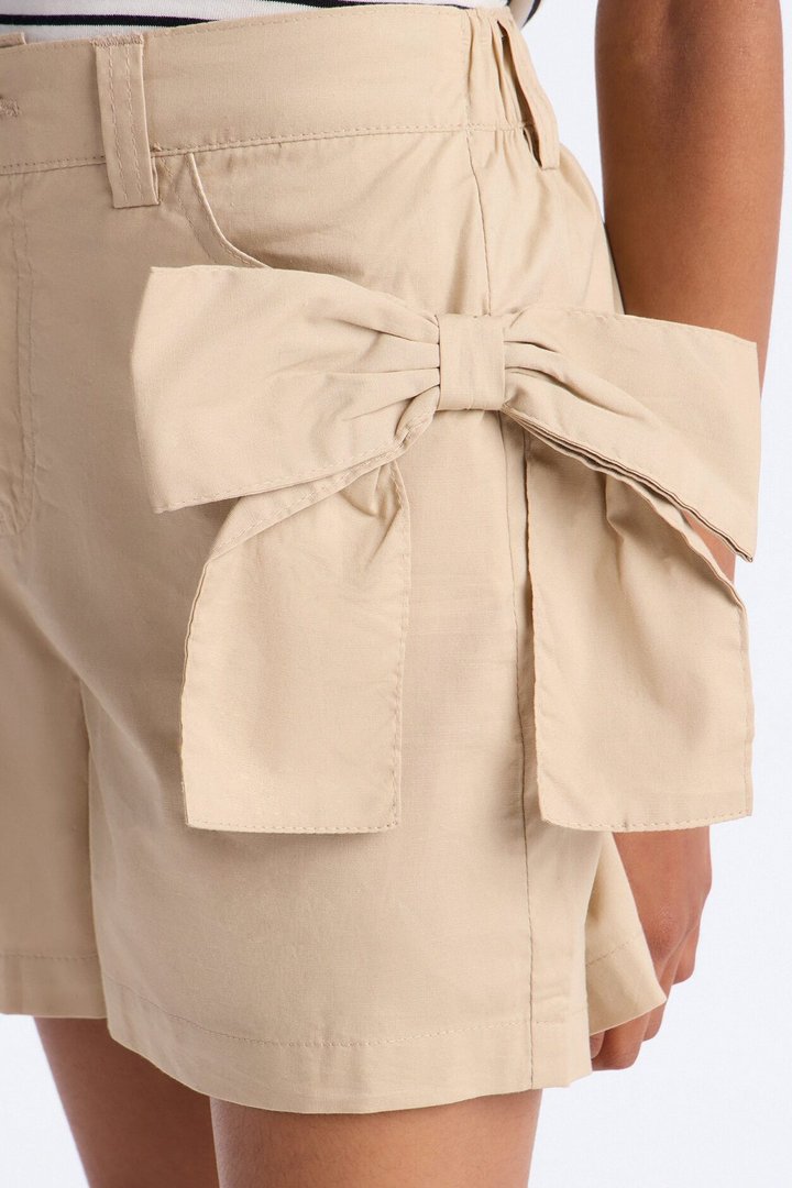Mini Jackie Bow Poplin Short - Beige