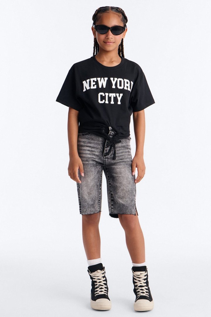 Mini New York City Key Hole Cropped Tee - Black