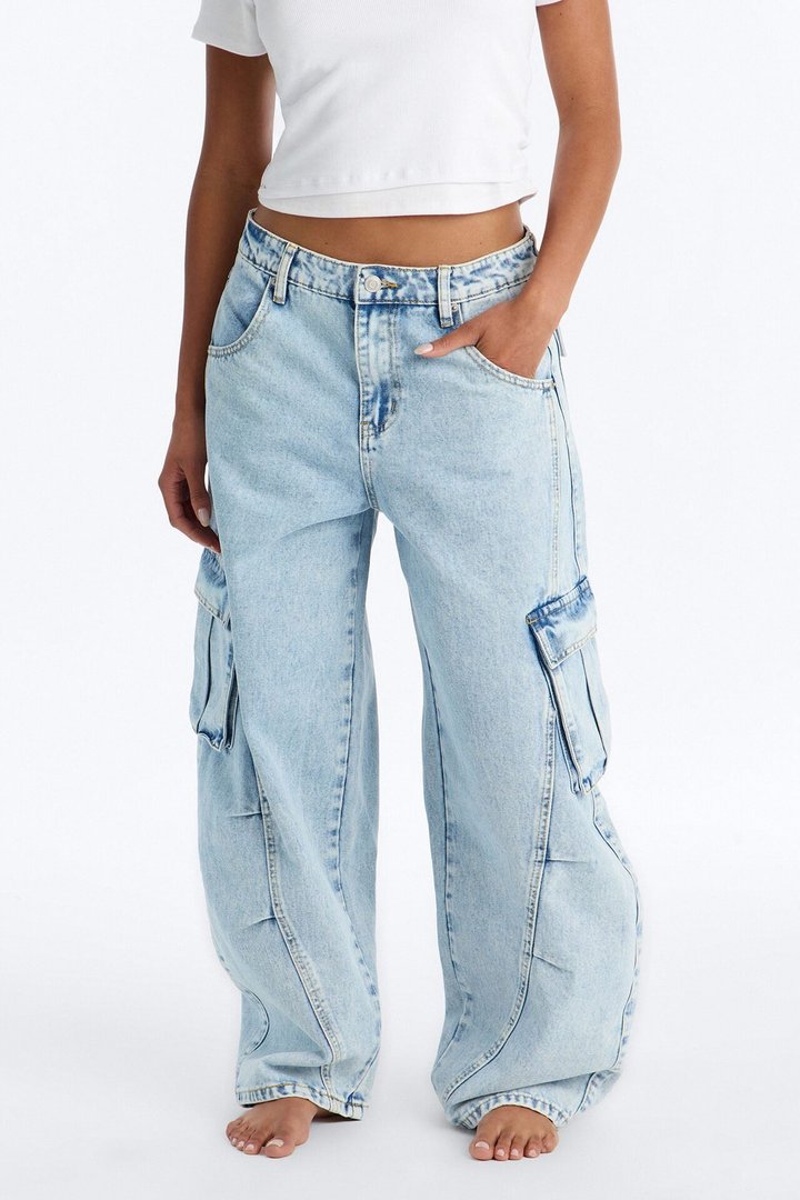 Around The Block Cargo Jeans - Light Wash