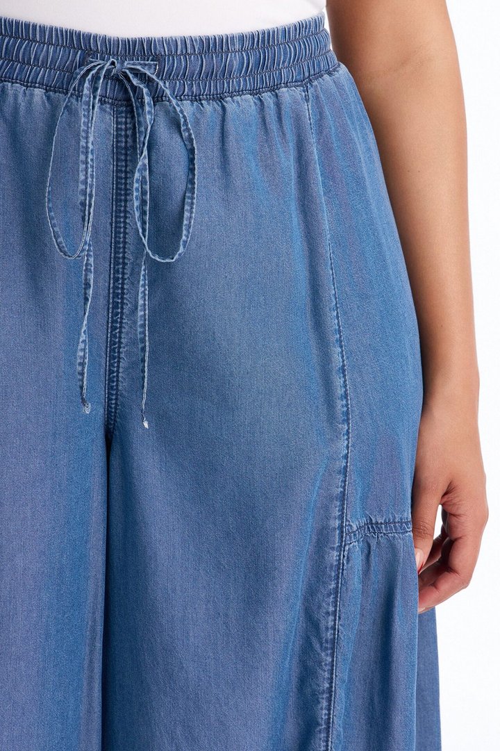 Best View Chambray Tiered Wide Leg Pant 33″ - Medium Wash