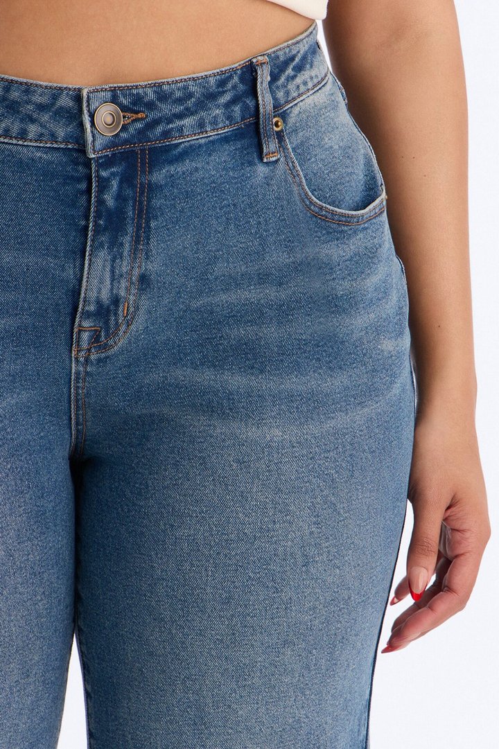 Between Takes Stretch Loose Flare Jeans - Dark Wash