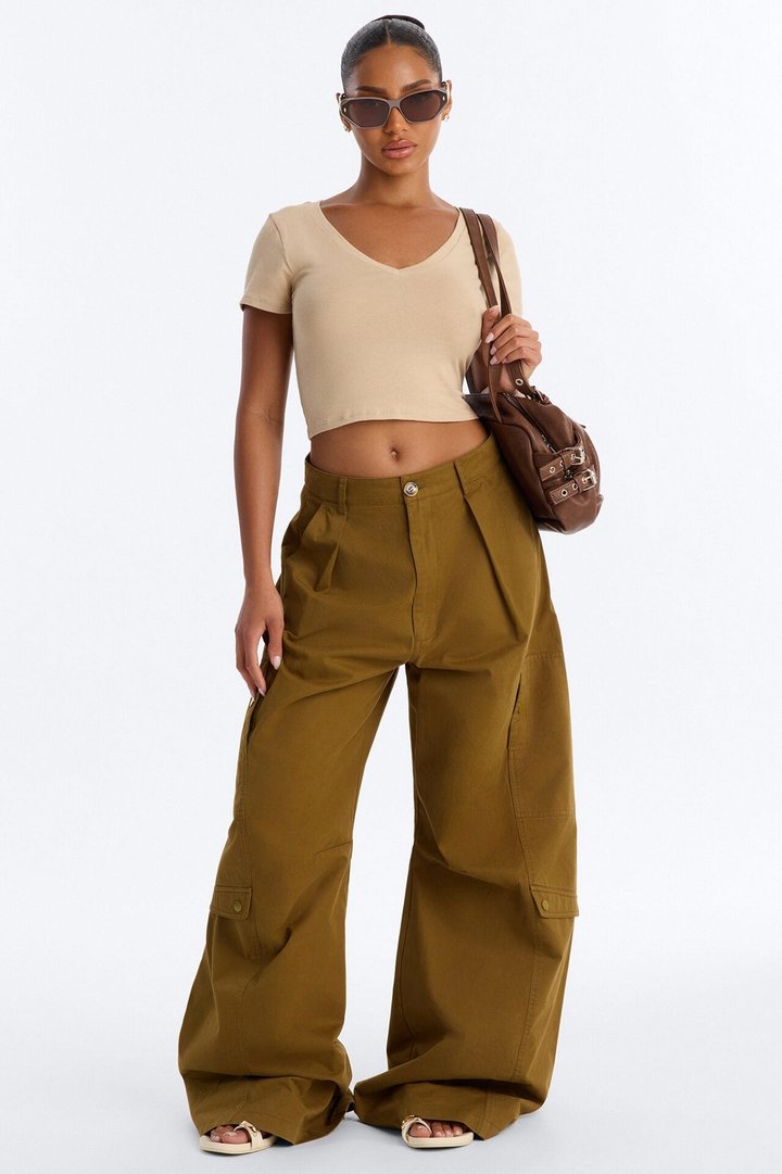 Kaitlyn V Neck Crop Top - Sand