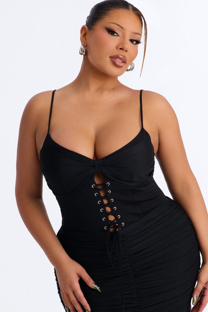 Lights Down Looks On Mesh Maxi Dress - Black