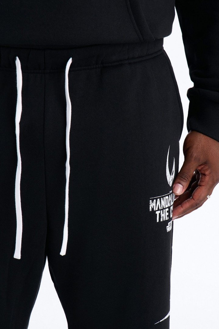 Star Wars Mandalorian The Child Sweatpant - Black