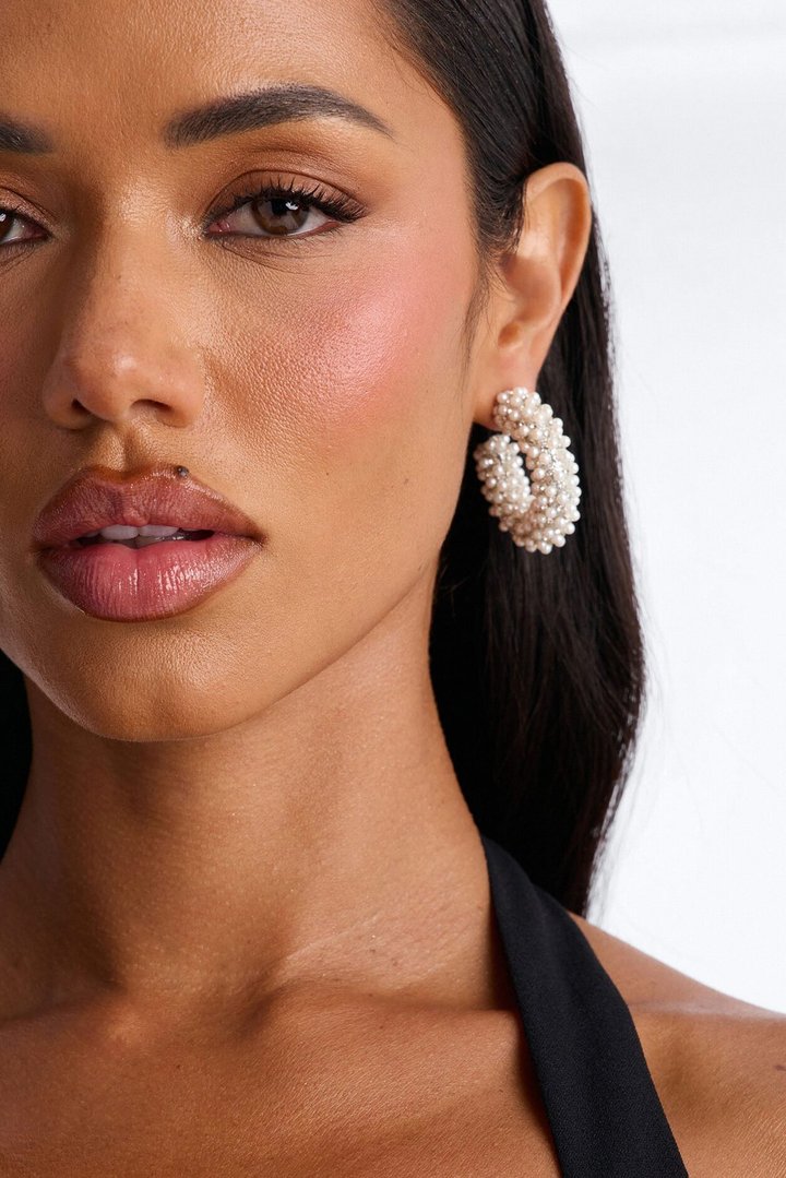 Perfectly Chic Hoop Earrings - White/Silver