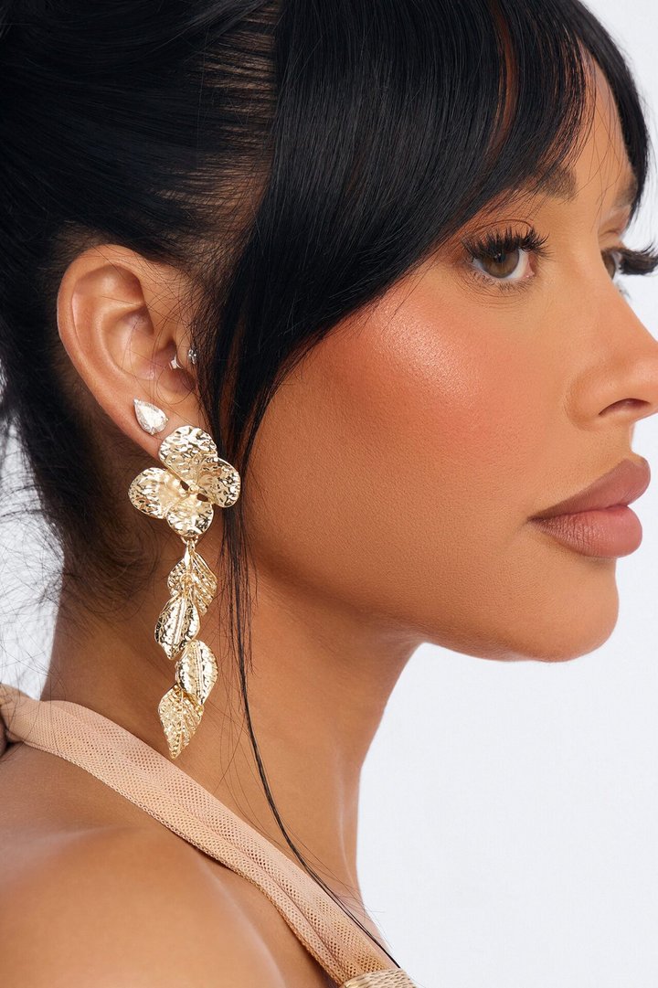 Leafy Drop Earrings - Gold