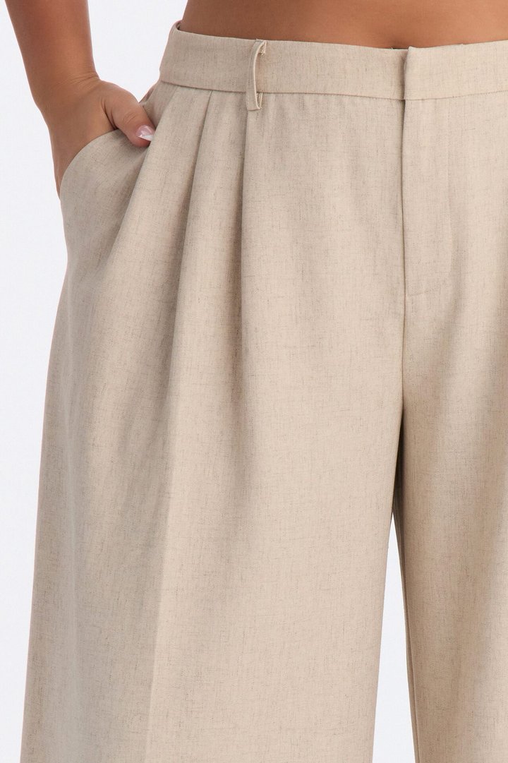Miranda Wide Leg Pleated Trouser - Natural