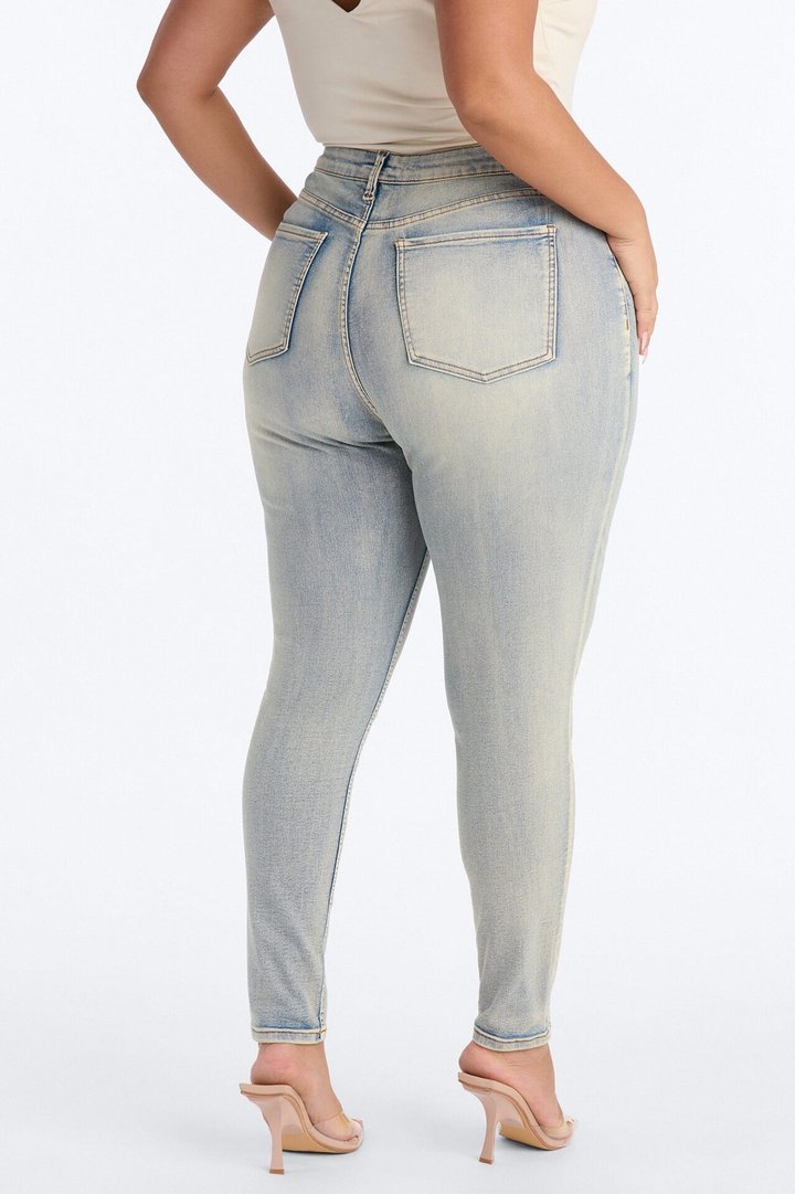 Chasing A Vibe Stretch Skinny Jeans - Vintage Wash