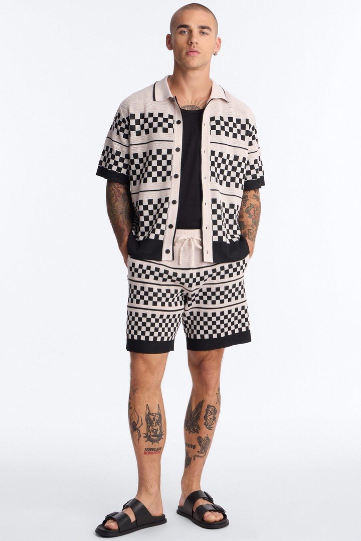 Relaxed Knitted Pawn Checker Short - Black/combo