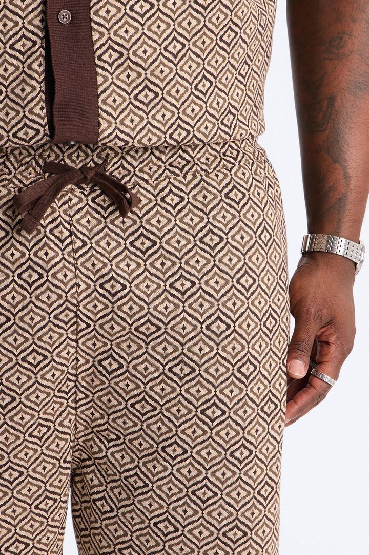 Relaxed Geometric Jewel Jacquard Short - Brown