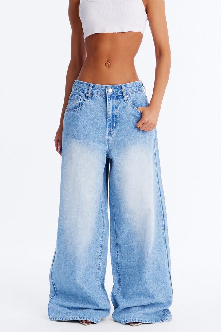Keep The Faith Decorative Oversized Jeans - Light Wash