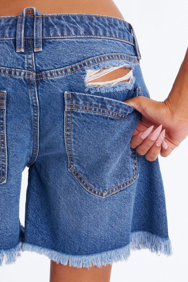 No Signal Ripped Denim Shorts - Medium Wash