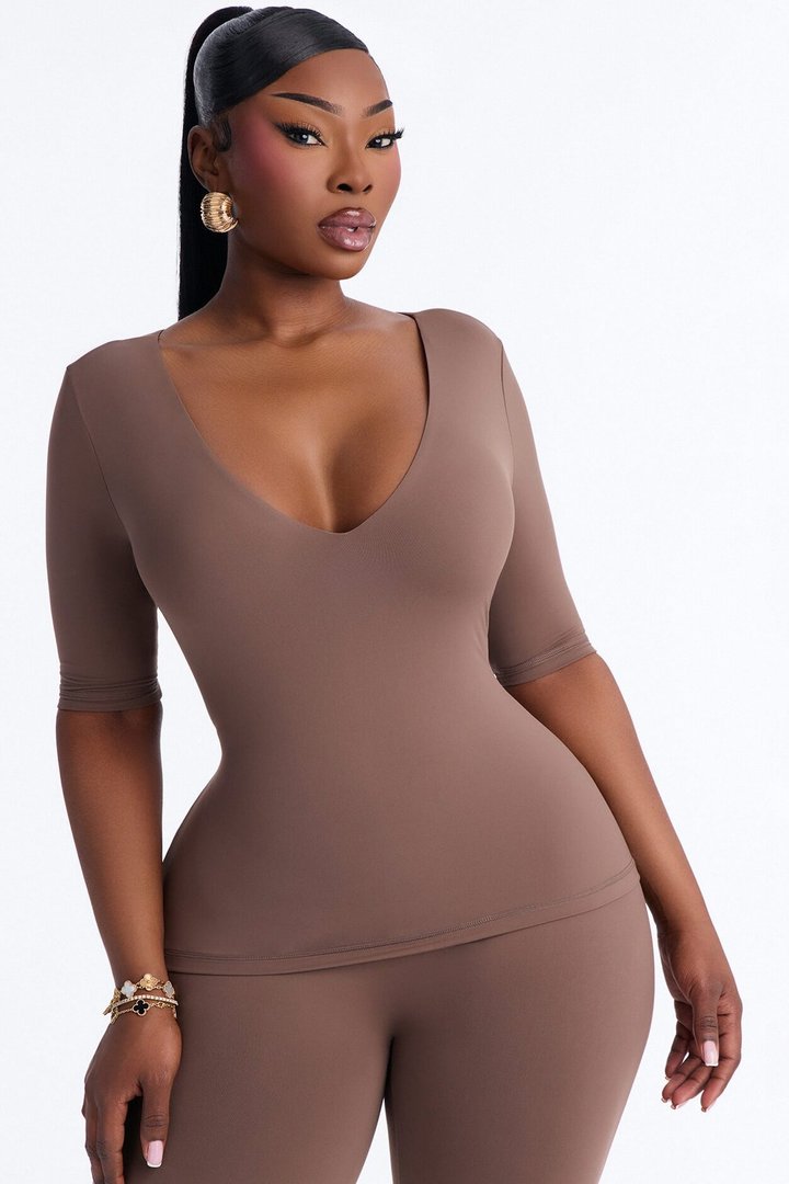 Second Skin Deep U Neck Elbow Sleeve Top - Brown