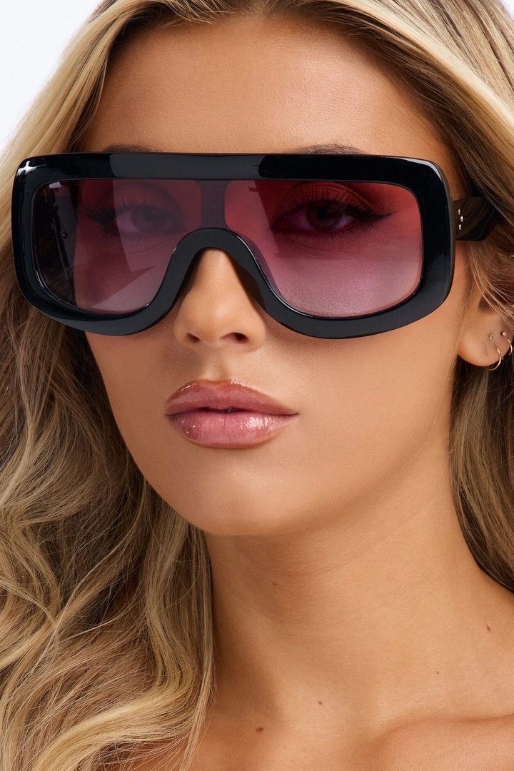 Summer Runway Sunglasses - Black/Pink