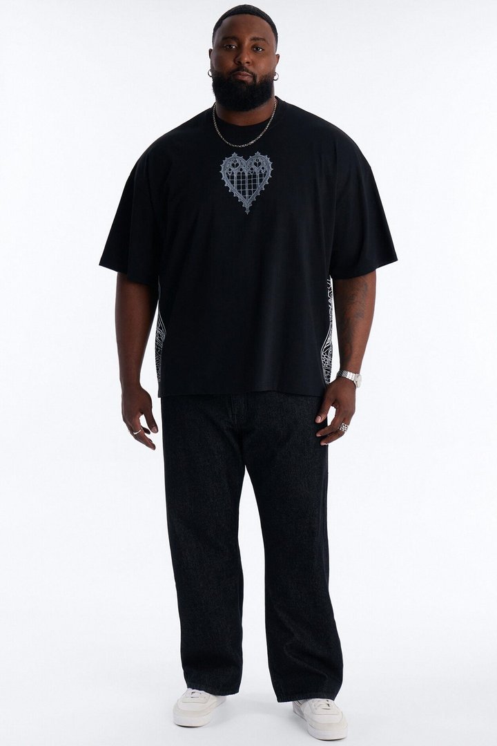 Love Conquers All Oversized Short Sleeve Tee - Black