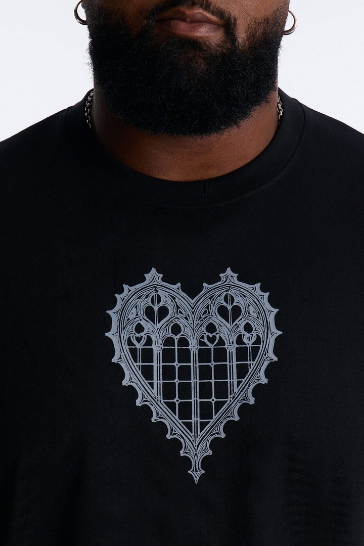 Love Conquers All Oversized Short Sleeve Tee - Black