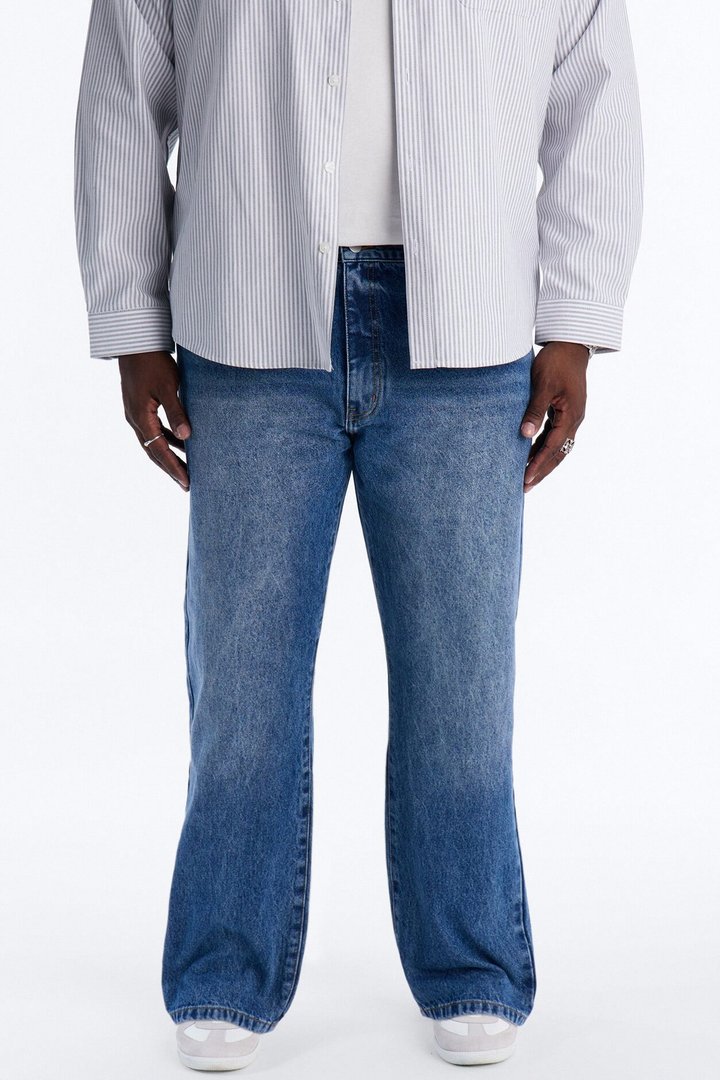The Staple Straight Jean - Medium Blue Wash
