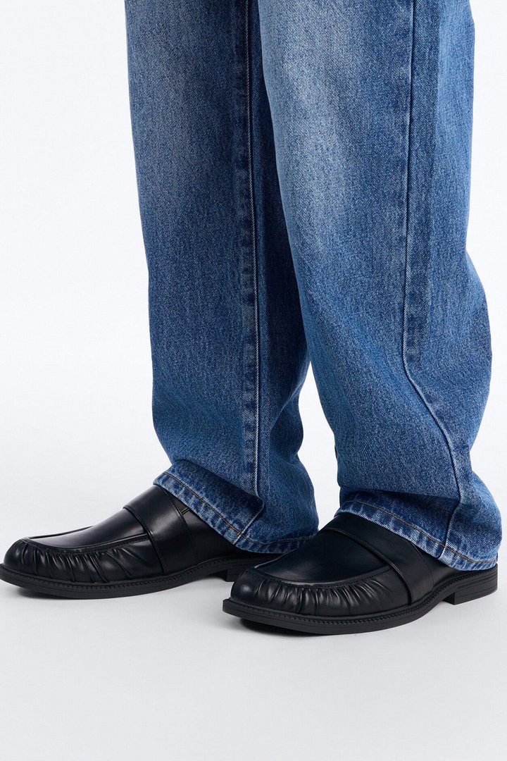 Ruched Toe Faux Leather Slip On Loafer - Black