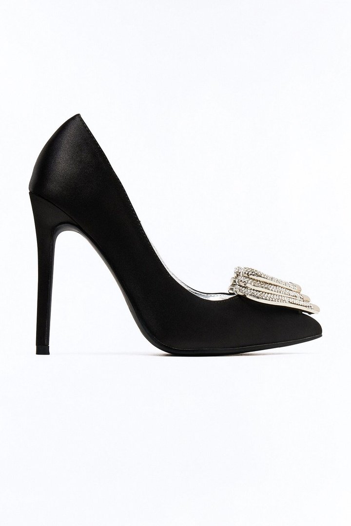 Date Rhinestone Heart Pumps - Black